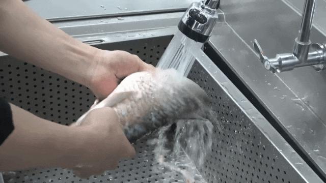DƬ